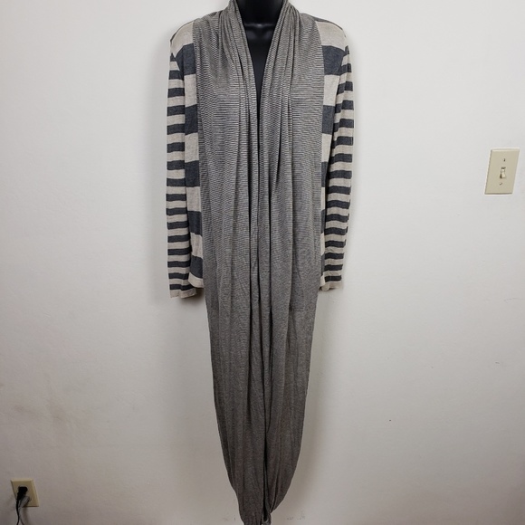 KENSIE cardigan with built-In infinity scarf - Picture 3 of 7